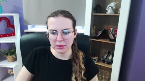 Z O E Y online show from 03/04/25, 09:07