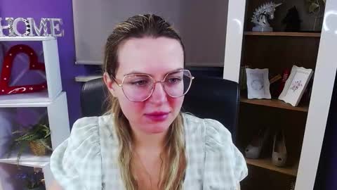 Z O E Y online show from 01/16/26, 06:39