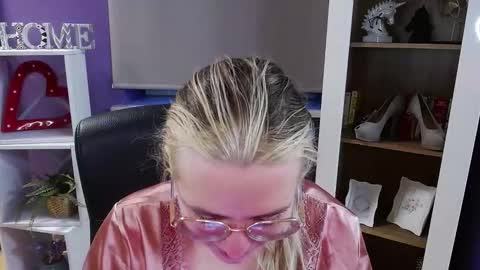 Z O E Y online show from 02/03/26, 06:22