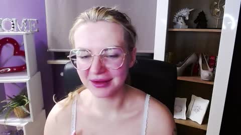 Z O E Y online show from 02/09/26, 05:44