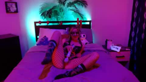 Snapshot of blackrxse chatting on 12/16/24, 07:04 Roselina online show from 12/16/24, 07:04