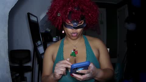 Snapshot of blacksirenqueen chatting on 12/14/24, 12:11 Queen Siren online show from 12/14/24, 12:11