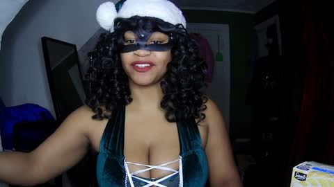 Snapshot of blacksirenqueen chatting on 12/25/24, 08:51 Queen Siren online show from 12/25/24, 08:51