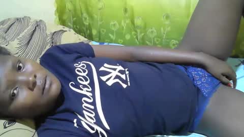 blackslim_girl2 online show from 02/15/26, 07:38