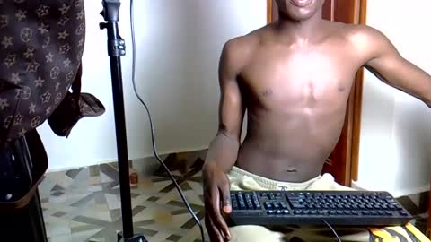 blacktwinkl online show from 04/05/26, 04:37