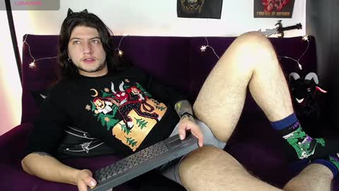 Snapshot of blackwolf_6 chatting on 12/11/24, 03:26 Dave online show from 12/11/24, 03:26