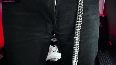 Snapshot of blackwolf_6 chatting on 12/18/24, 07:19 Dave online show from 12/18/24, 07:19