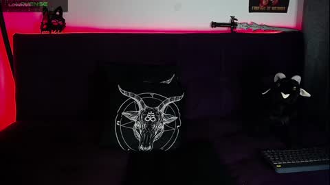 Snapshot of blackwolf_6 chatting on 01/22/25, 02:15 Dave online show from 01/22/25, 02:15