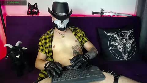 Snapshot of blackwolf_6 chatting on 02/14/25, 10:58 Dave online show from 02/14/25, 10:58