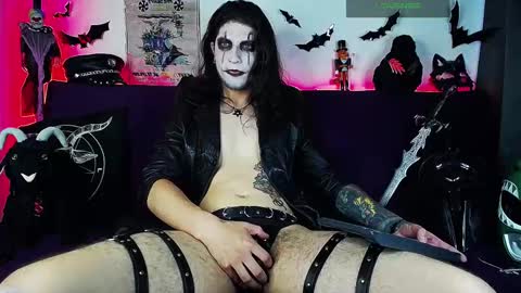 Snapshot of blackwolf_6 chatting on 10/03/25, 05:43 Dave online show from 10/03/25, 05:43