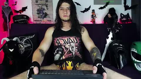 Snapshot of blackwolf_6 chatting on 10/09/25, 07:34 Dave online show from 10/09/25, 07:34