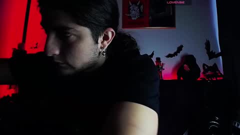 Snapshot of blackwolf_6 chatting on 10/12/25, 03:44 Dave online show from 10/12/25, 03:44