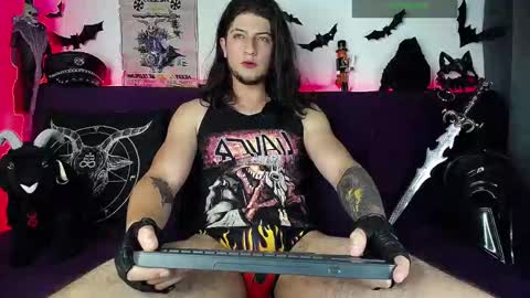 Snapshot of blackwolf_6 chatting on 11/04/25, 10:31 Dave online show from 11/04/25, 10:31