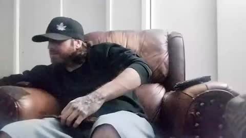 Snapshot of blahblam420 chatting on 11/27/25, 05:09 blahblam420 online show from 11/27/25, 05:09