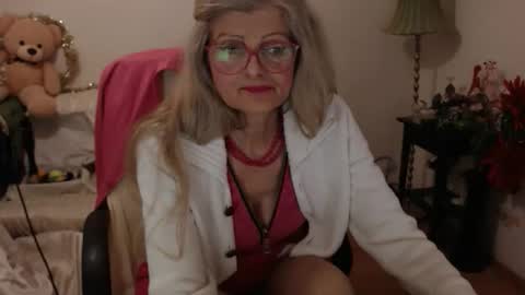 Snapshot of blairfort chatting on 12/08/24, 10:47 blairfort online show from 12/08/24, 10:47