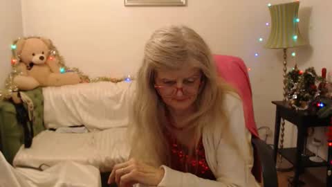 Snapshot of blairfort chatting on 12/28/24, 01:08 blairfort online show from 12/28/24, 01:08