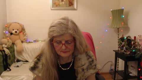 Snapshot of blairfort chatting on 12/31/24, 02:25 blairfort online show from 12/31/24, 02:25