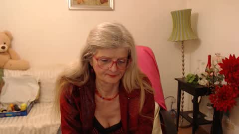 Snapshot of blairfort chatting on 01/25/25, 12:06 blairfort online show from 01/25/25, 12:06