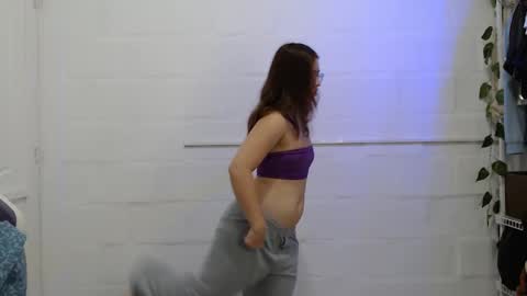   online show from 10/09/25, 01:20