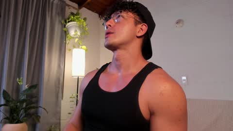 Snapshot of blake_levi chatting on 02/06/25, 02:22 Blake Levi Independent Model online show from 02/06/25, 02:22