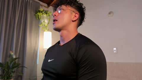 Snapshot of blake_levi chatting on 02/12/25, 09:54 Blake Levi Independent Model online show from 02/12/25, 09:54