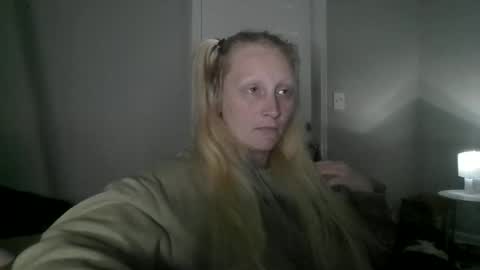 Snapshot of blakemeadowxoxo chatting on 11/11/25, 01:05 LipsofanAngell online show from 11/11/25, 01:05