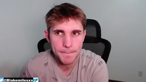 Snapshot of blakemiles2 chatting on 02/04/25, 03:54 Blake Miles online show from 02/04/25, 03:54