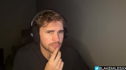 Snapshot of blakemiles2 chatting on 11/04/25, 04:55 Blake Miles online show from 11/04/25, 04:55