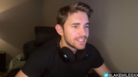 Snapshot of blakemiles2 chatting on 11/09/25, 04:55 Blake Miles online show from 11/09/25, 04:55
