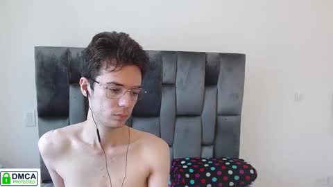 Snapshot of blakeshatter chatting on 11/18/25, 01:59 blakeshatter online show from 11/18/25, 01:59