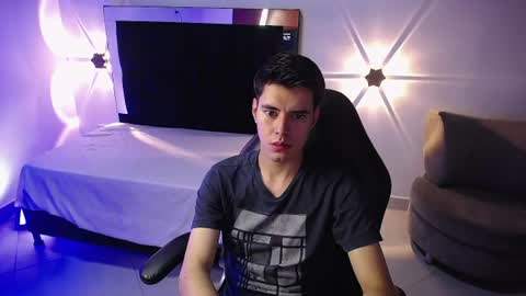 Snapshot of blakzen_ chatting on 06/25/26, 04:01 Blakzen online show from 06/25/26, 04:01