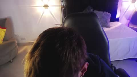 Snapshot of blakzen_ chatting on 07/19/26, 03:32 Blakzen online show from 07/19/26, 03:32