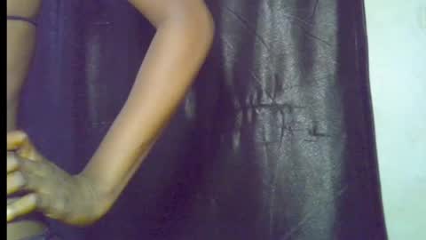 nikky00 online show from 05/17/26, 07:50
