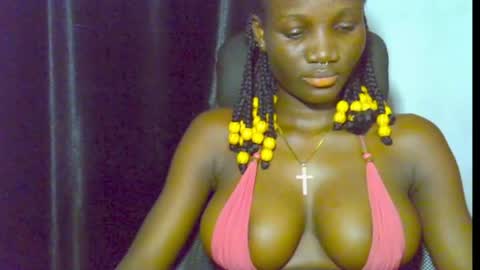 Snapshot of blaq_melanin chatting on 06/25/26, 04:22 nikky00 online show from 06/25/26, 04:22