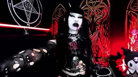   online show from 10/12/25, 03:33