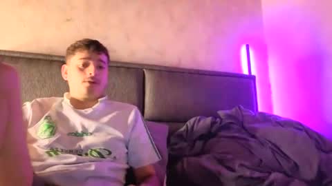 Snapshot of blathor30 chatting on 03/15/26, 04:35 blathor and friends online show from 03/15/26, 04:35
