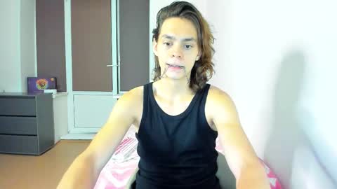 Snapshot of blazet0ne chatting on 09/16/25, 12:44 David online show from 09/16/25, 12:44