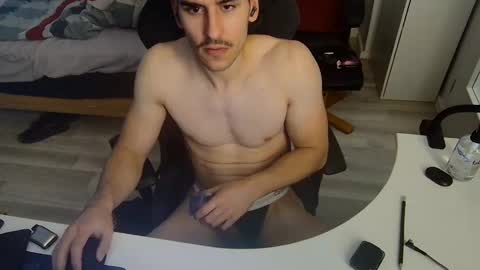 Snapshot of blazinghoney chatting on 12/18/24, 06:46 Honey online show from 12/18/24, 06:46