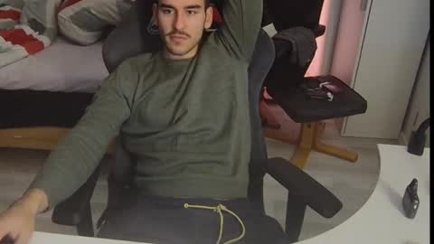 Snapshot of blazinghoney chatting on 12/25/24, 08:17 Honey online show from 12/25/24, 08:17