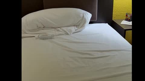 Snapshot of blazinghoney chatting on 11/02/25, 12:24 Honey online show from 11/02/25, 12:24