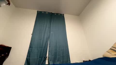 Bleuk online show from 05/19/26, 03:02