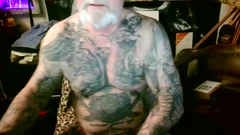 Snapshot of blindsurfer780299 chatting on 03/22/26, 05:44 blindsurfer780299 online show from 03/22/26, 05:44