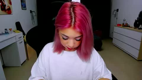 Snapshot of blinkofeyess chatting on 12/03/24, 07:10 Nicole online show from 12/03/24, 07:10