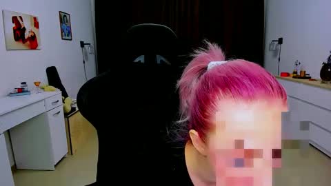 Snapshot of blinkofeyess chatting on 12/05/24, 03:37 Nicole online show from 12/05/24, 03:37