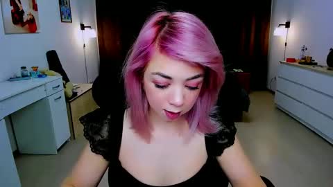 Snapshot of blinkofeyess chatting on 12/07/24, 04:42 Nicole online show from 12/07/24, 04:42