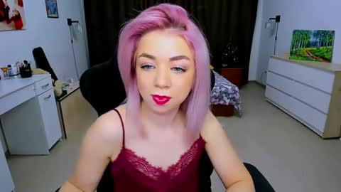 Snapshot of blinkofeyess chatting on 12/16/24, 04:02 Nicole online show from 12/16/24, 04:02