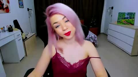 Snapshot of blinkofeyess chatting on 12/16/24, 07:37 Nicole online show from 12/16/24, 07:37