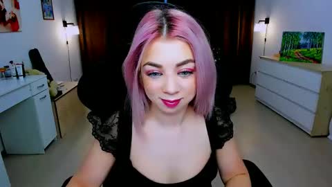 Snapshot of blinkofeyess chatting on 12/19/24, 04:13 Nicole online show from 12/19/24, 04:13