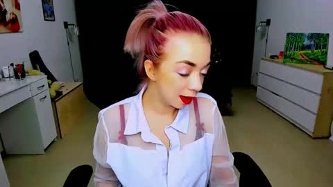 Snapshot of blinkofeyess chatting on 12/22/24, 05:23 Nicole online show from 12/22/24, 05:23