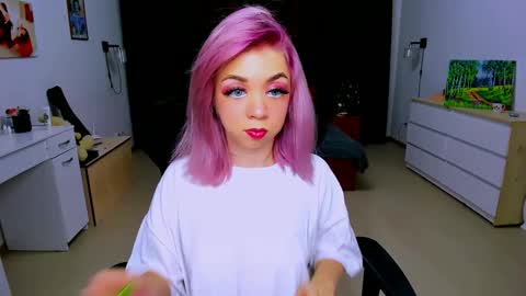 Snapshot of blinkofeyess chatting on 12/29/24, 01:38 Nicole online show from 12/29/24, 01:38